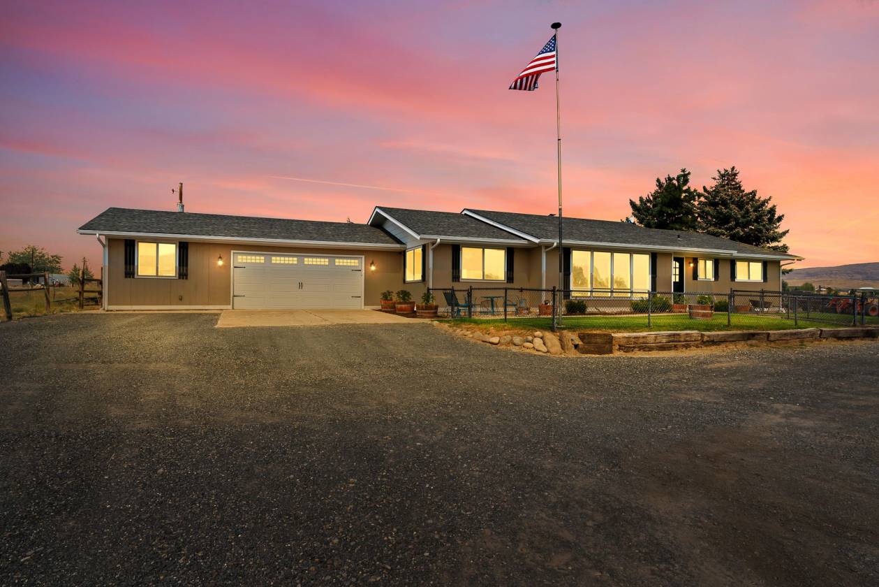 Horse Property for sale.