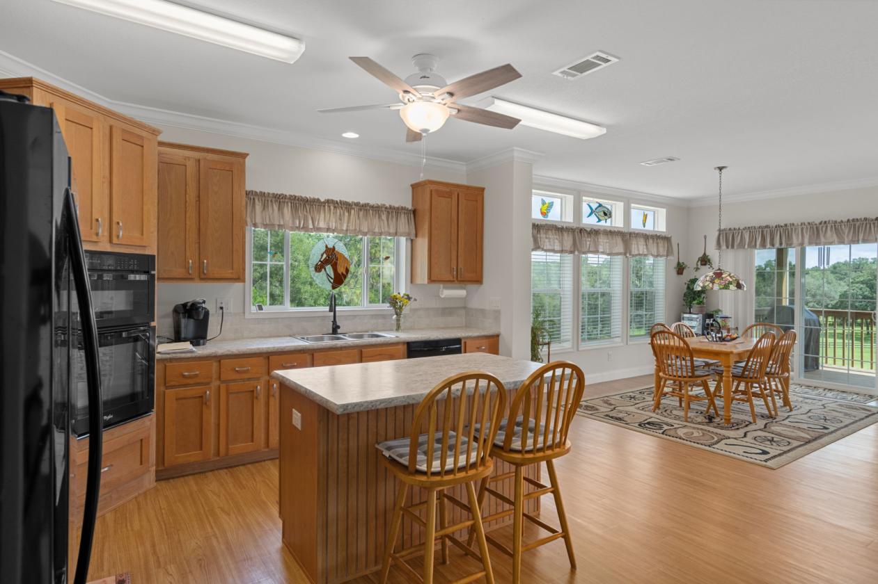 Exceptional 10 acre Property - photo 7