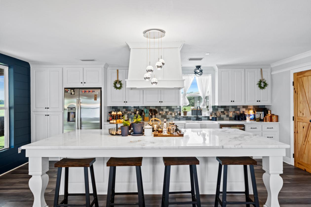 Turnkey Luxury Equestrian Estate - photo 24