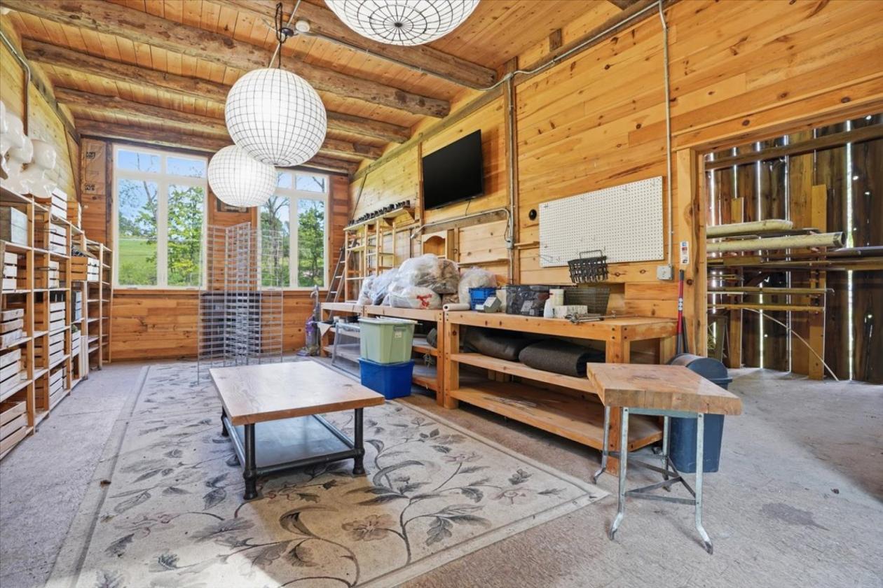 Estate with Bank Barn and Large, Updated Home - photo 29