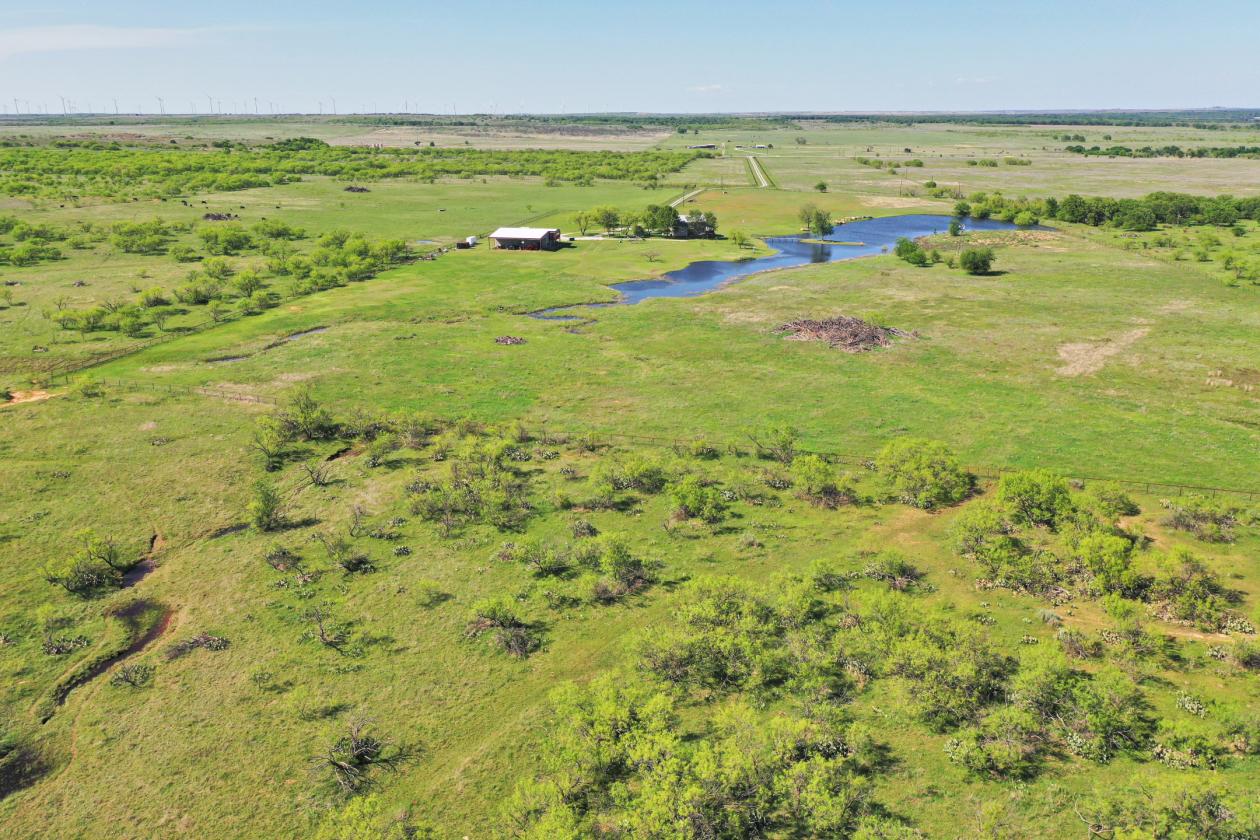 SPECTACULAR ±331 ACRE RANCH WITH MULTIPLE HOMES + - photo 11