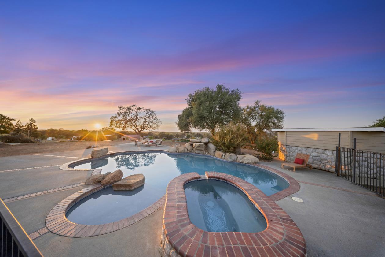 16 Acre Ranch with a View! - photo 5