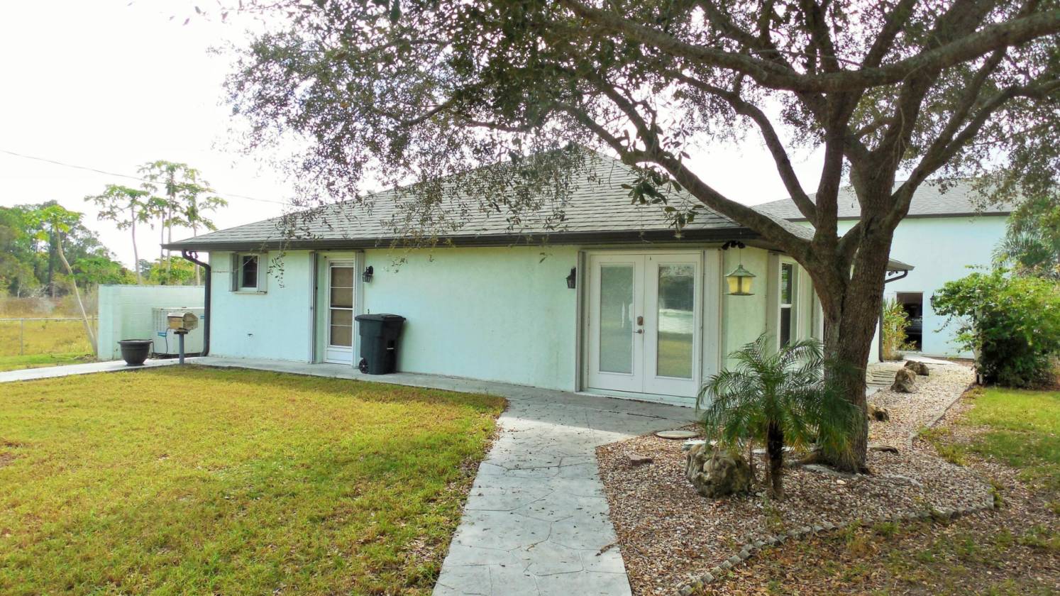 BEAUTIFUL 7.28 ACRE COUNTRY ESTATE JUST EAST OF US1. 6... Port Saint