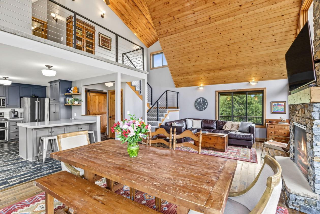 Gorgeous home on 10 acre equestrian property - photo 15