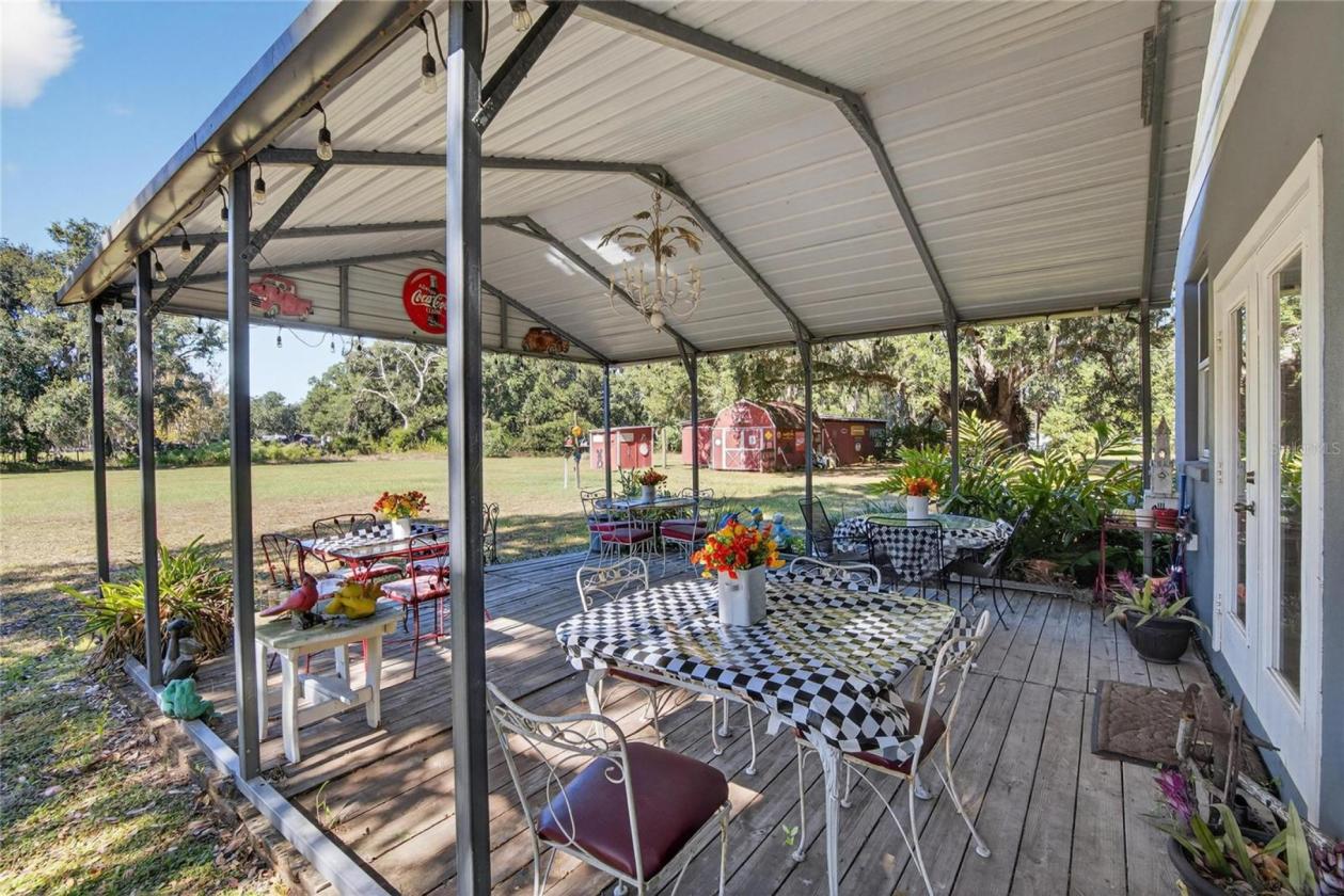 Beautiful Country Home on 5 Acres - photo 6