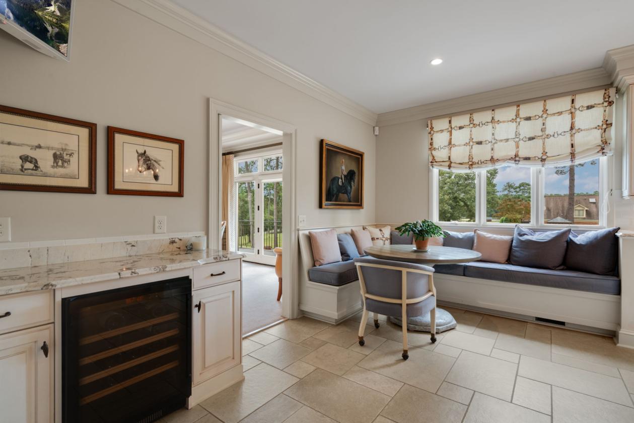 Magnificent 31+ ac equestrian estate - photo 6