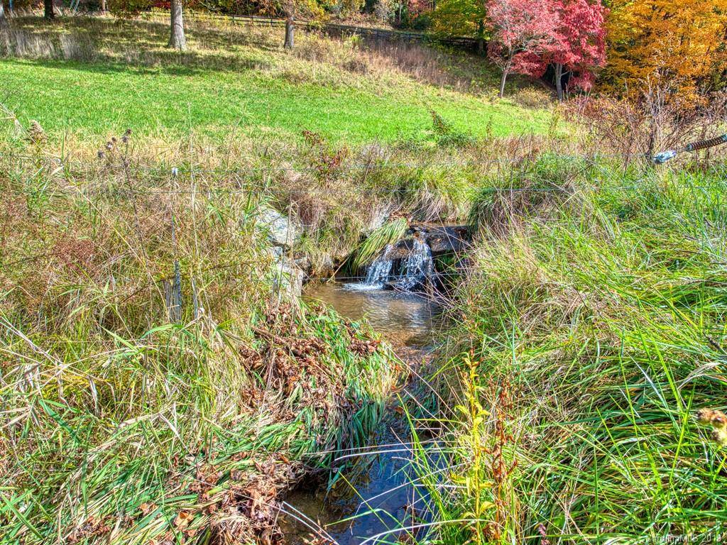 Unbelievable Mountain Views from this Horse Farm Waynesville, Haywood
