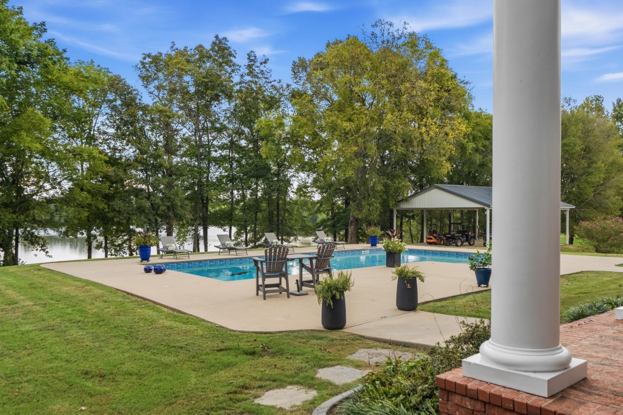 Rare Arkansas Estate with equestrian stalls - photo 23