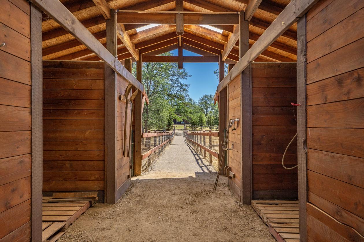 Where Country Meets Elegance - photo 24