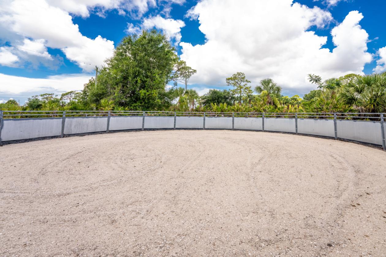 Premier 5 Acre Equestrian Estate - photo 27