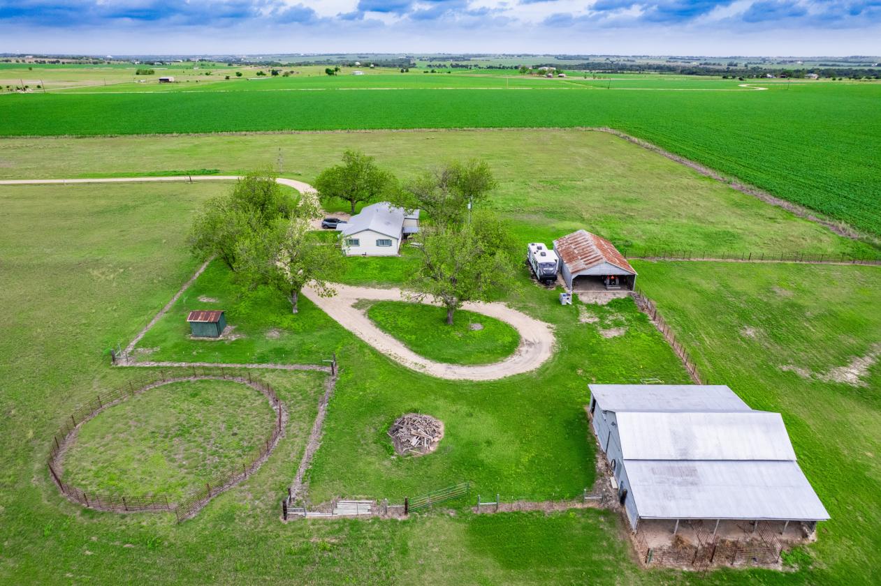 Classic 1946 Farmhouse with Barn & Arena - photo 25