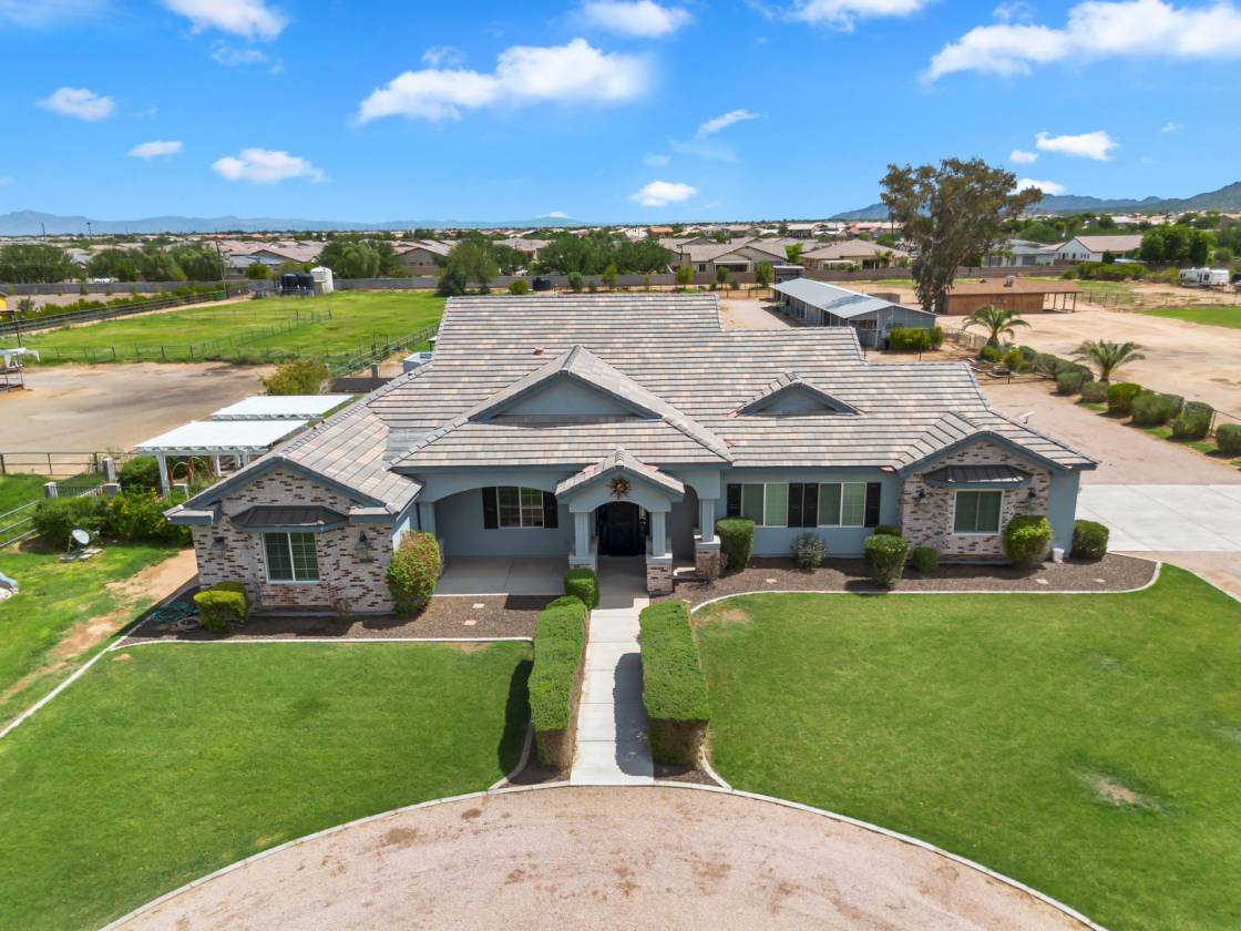 Horse Property for sale.