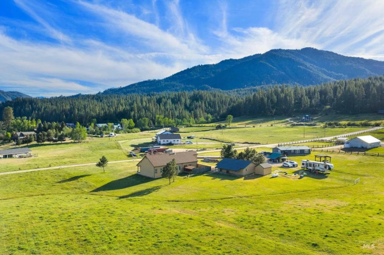 Mountain Living Meets Homestead Freedom - photo 1