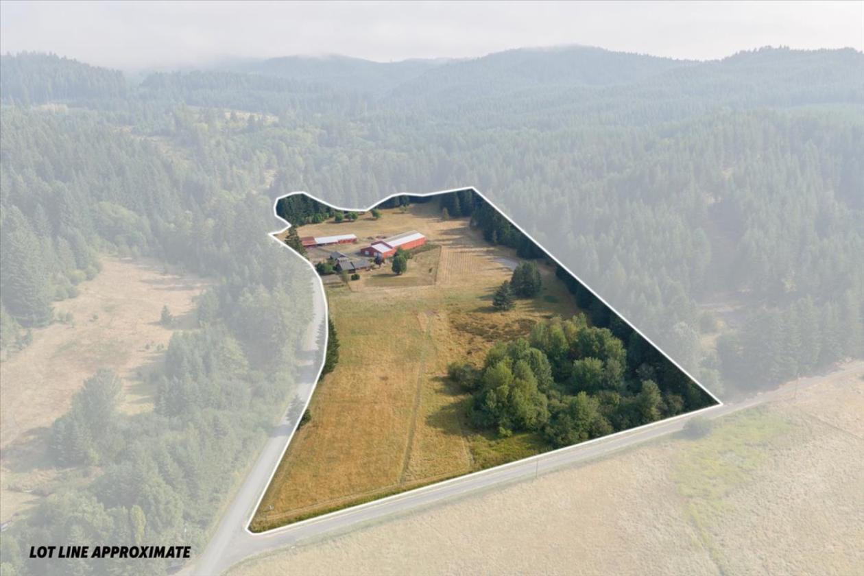 Pristine Hobby Farm in Coastal Oregon with a Creek - photo 24