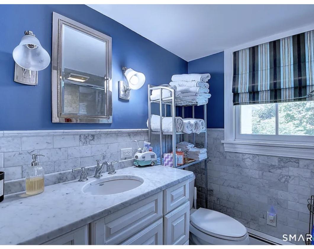 Historic equestrian estate, modern conveniences - photo 19