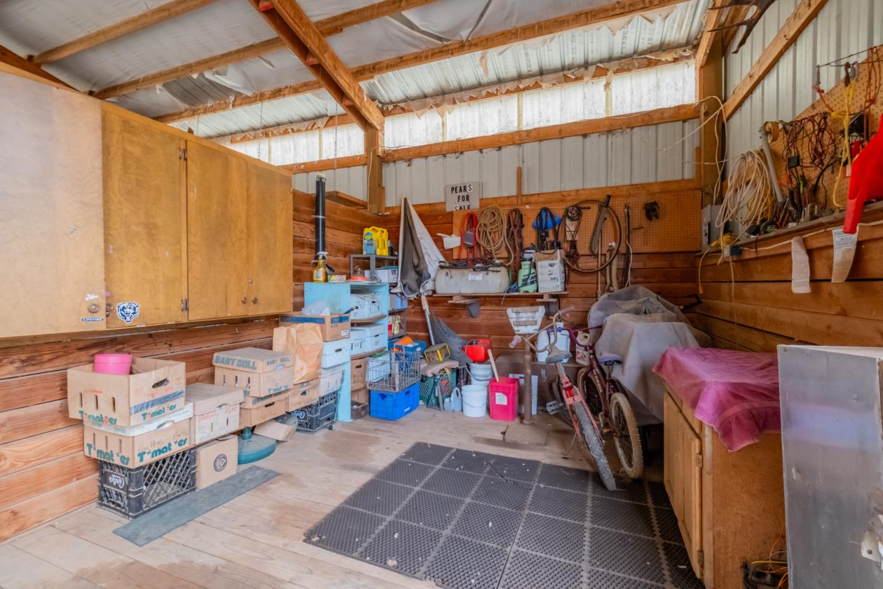 Oregon horse and hobby farm near town - photo 7