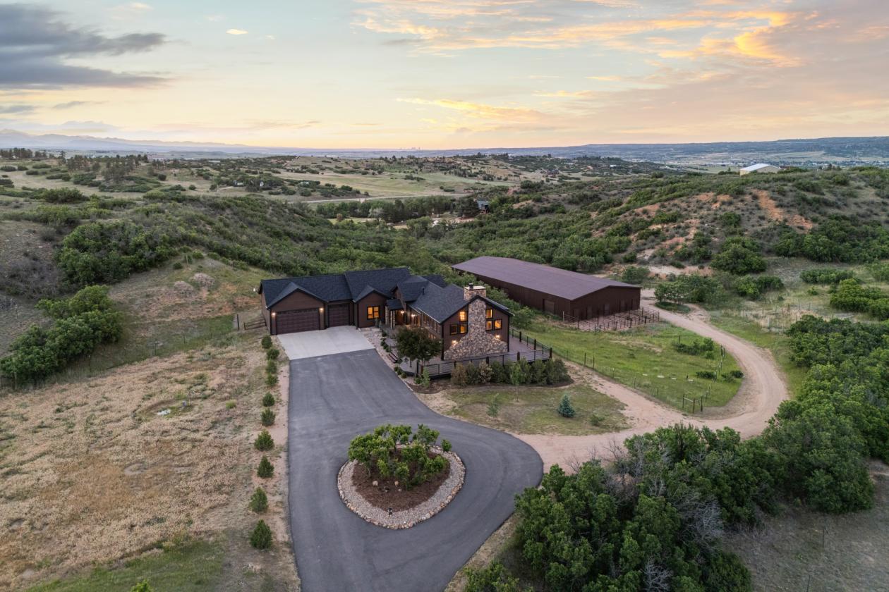 A Luxurious Equestrian Mountain View Estate! - photo 27