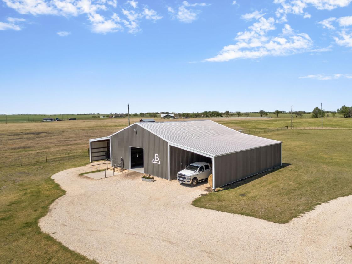 Pristine Equestrian Farm with 10.01 Acres - photo 8