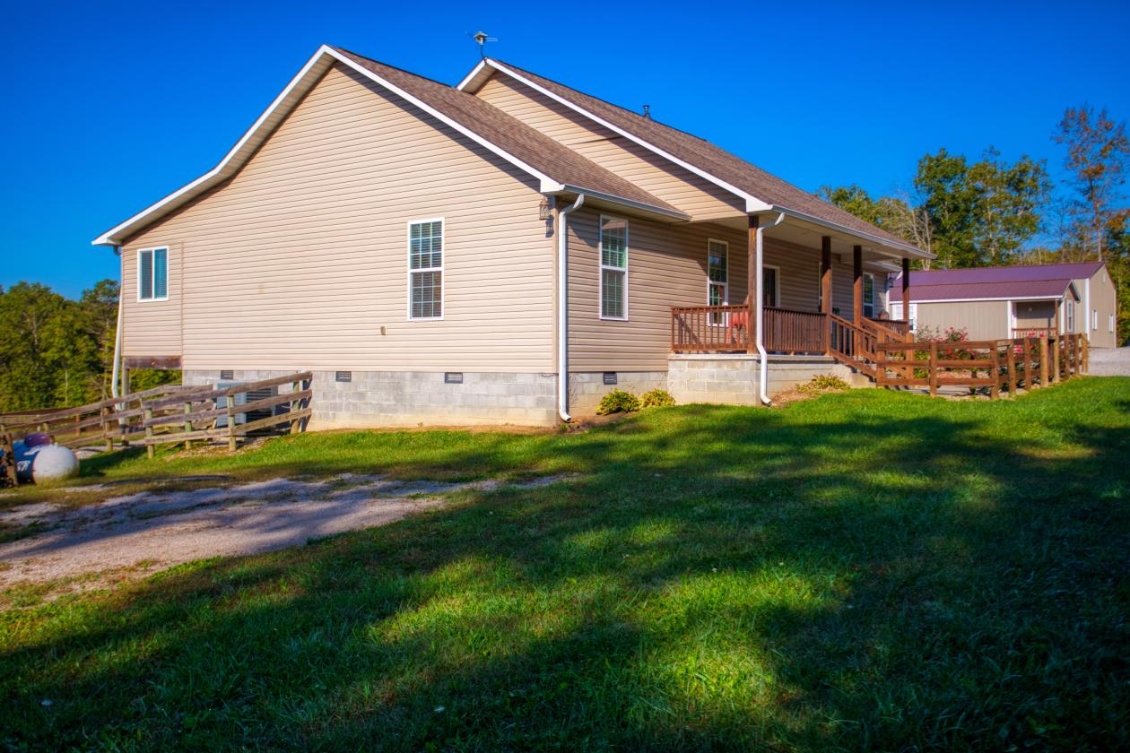 Turn Key Home with 7 Acres in Ridgetop - photo 3