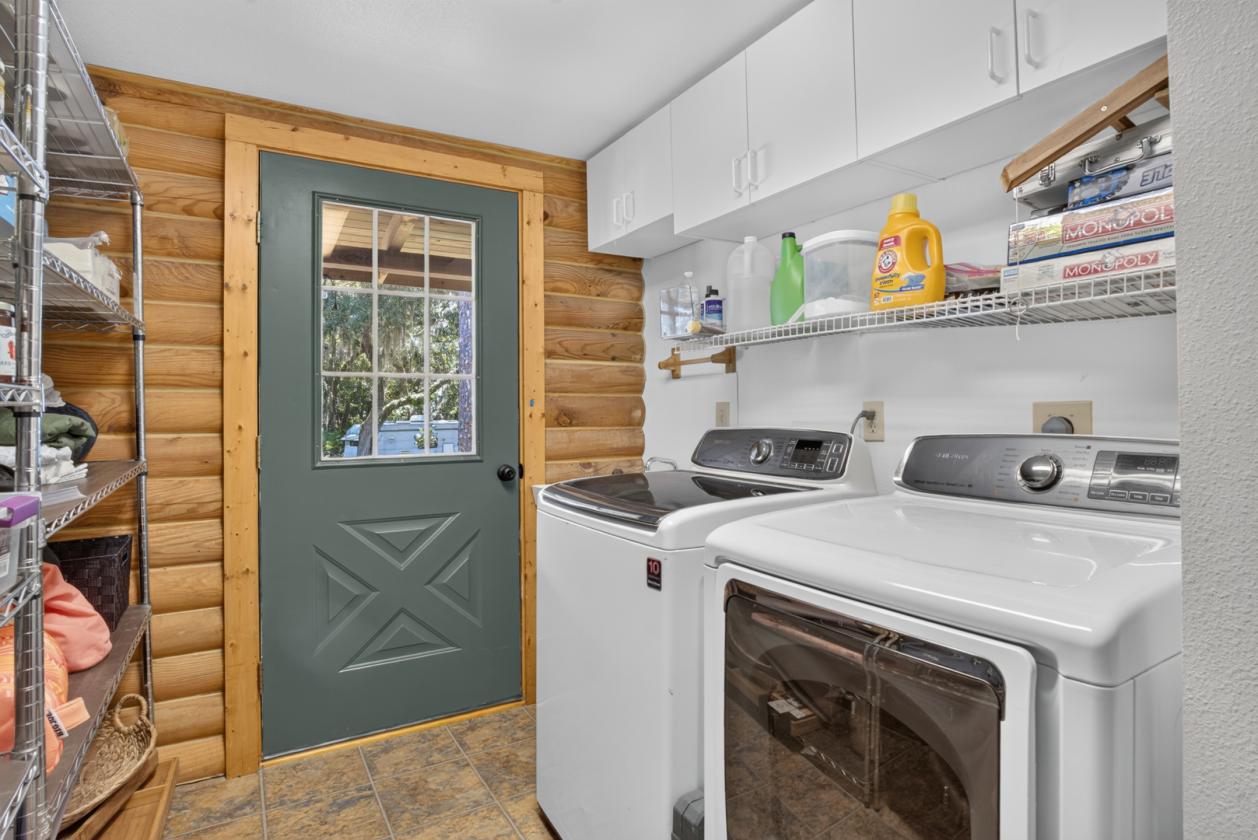 Log Home on 10 acres - Bring your horses! - photo 8
