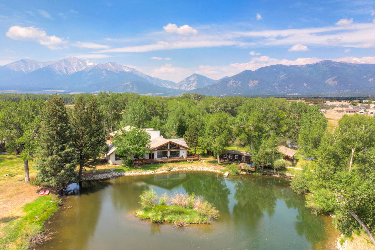 Colorado Mountain horse property with many water features. Buena