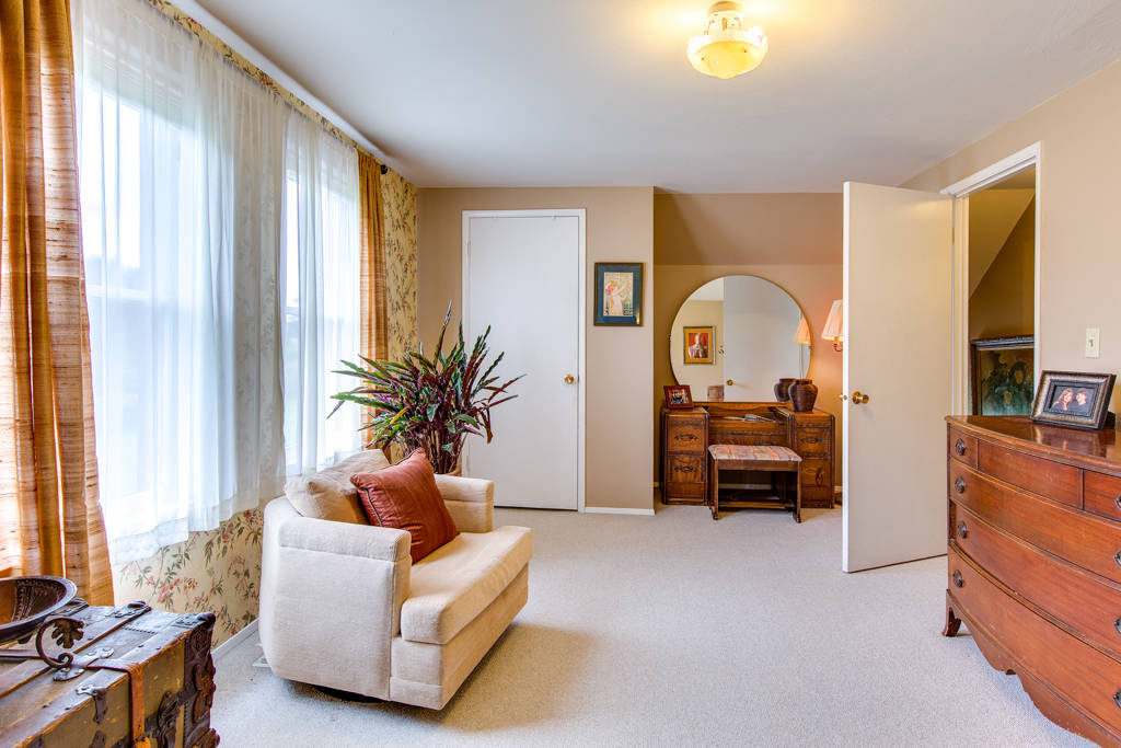 Updated vintage charm in a fabulous turnkey equestrian property on