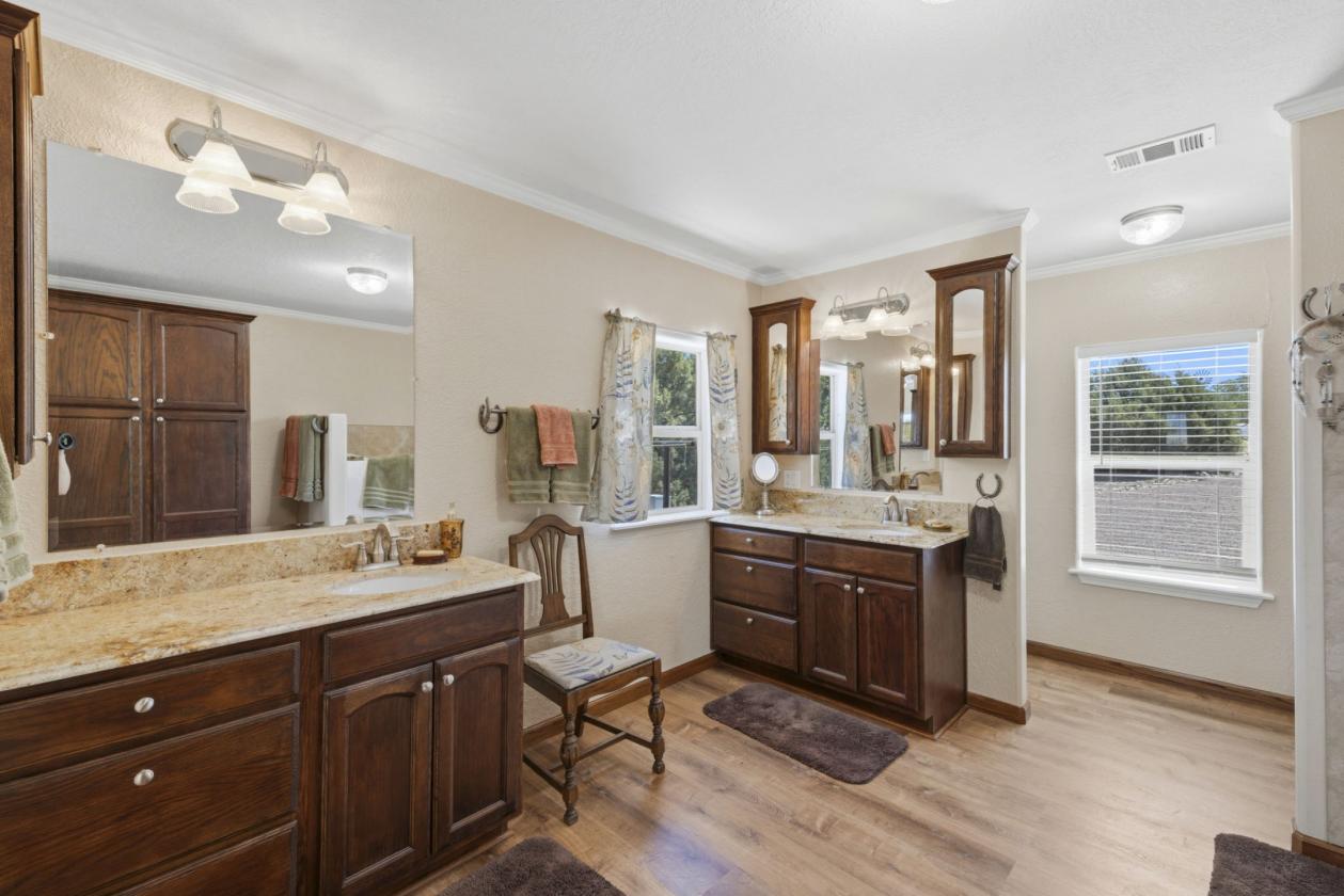 Immaculately Maintained Homestead - photo 9