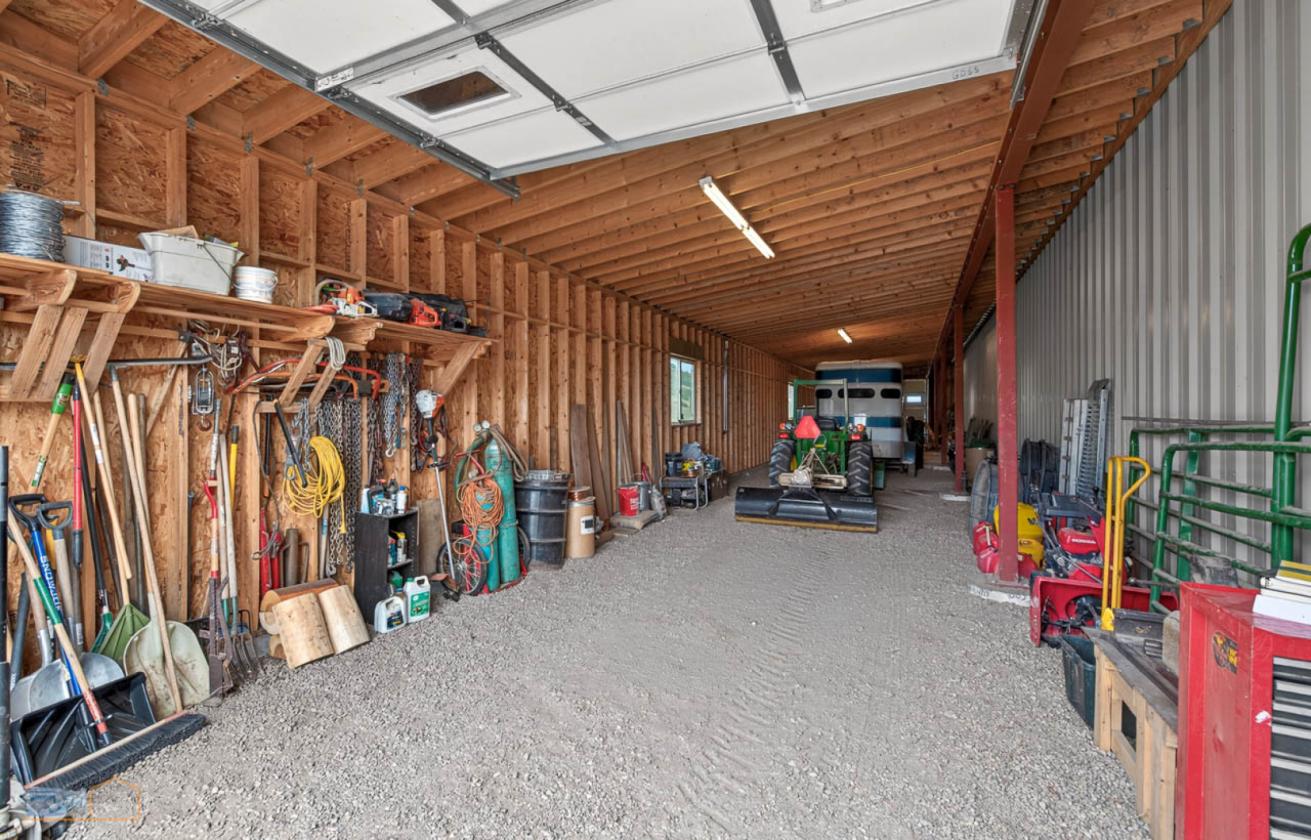 Log Home on 40 Acres! - photo 25
