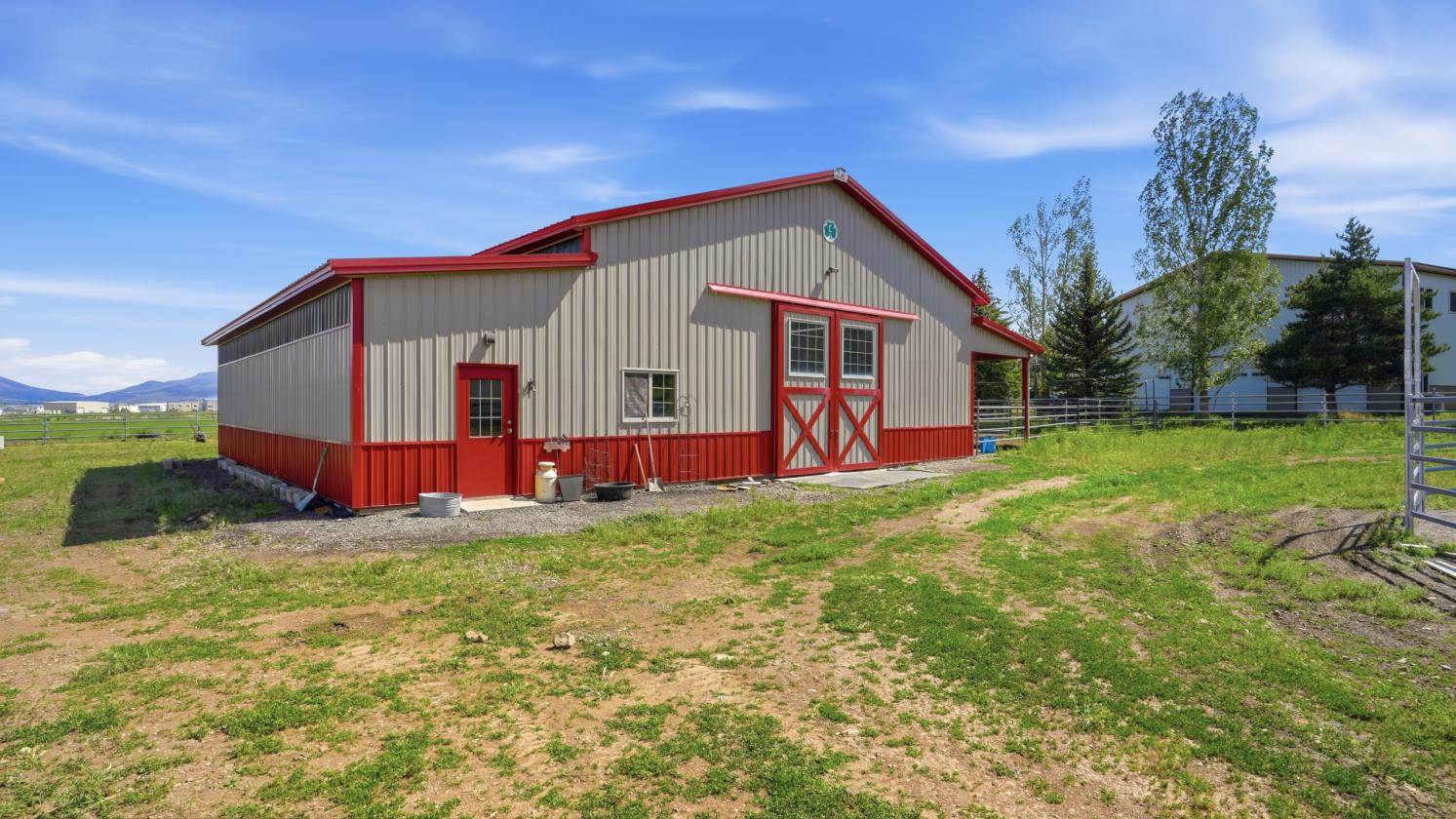 Amazing horse property - photo 6