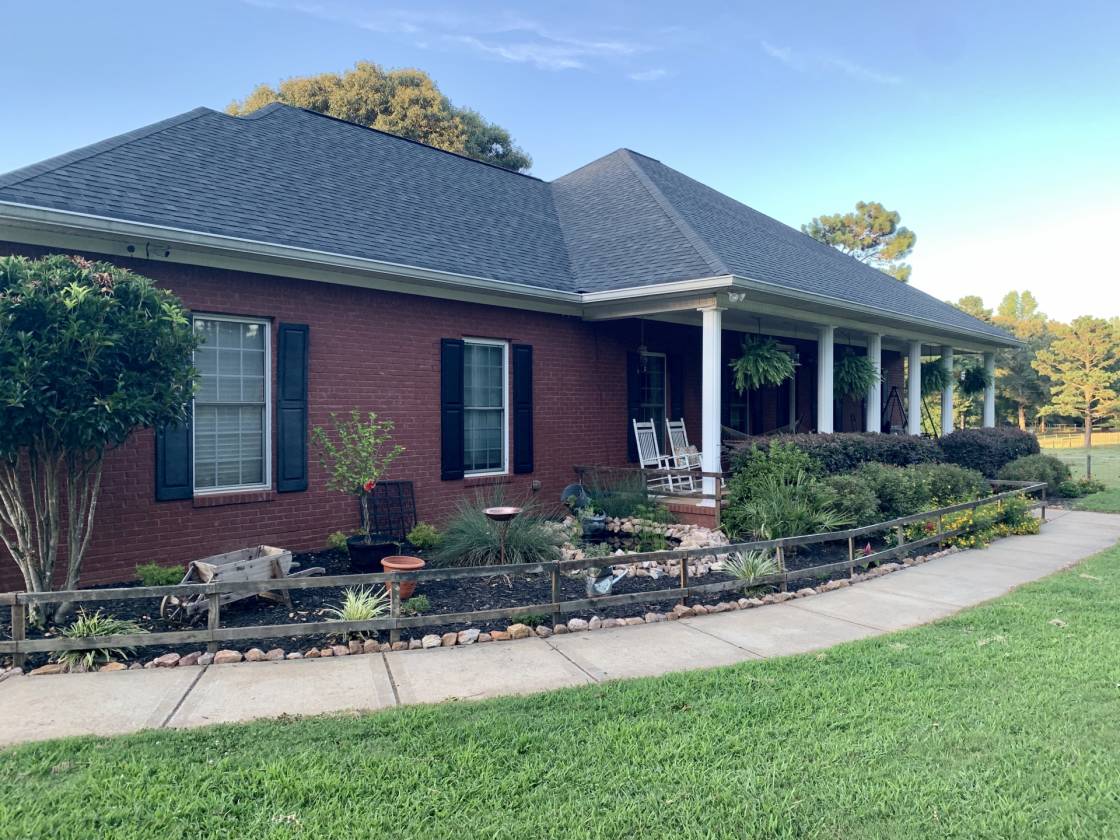 Horse Farm 30 miles SW of Atlanta Brooks, Spalding County,