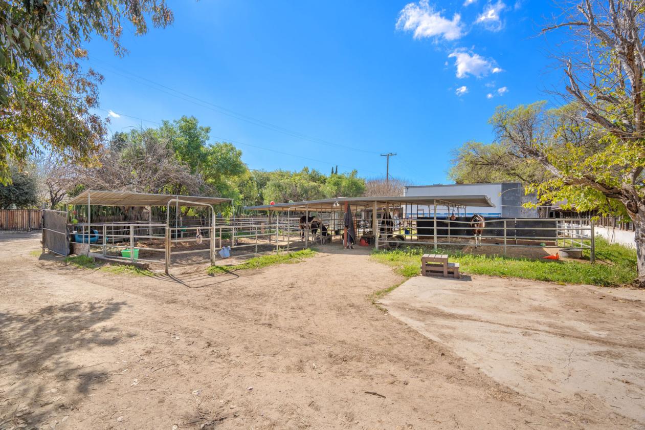 Equestrian & Investment Opportunity in Newhall - photo 6