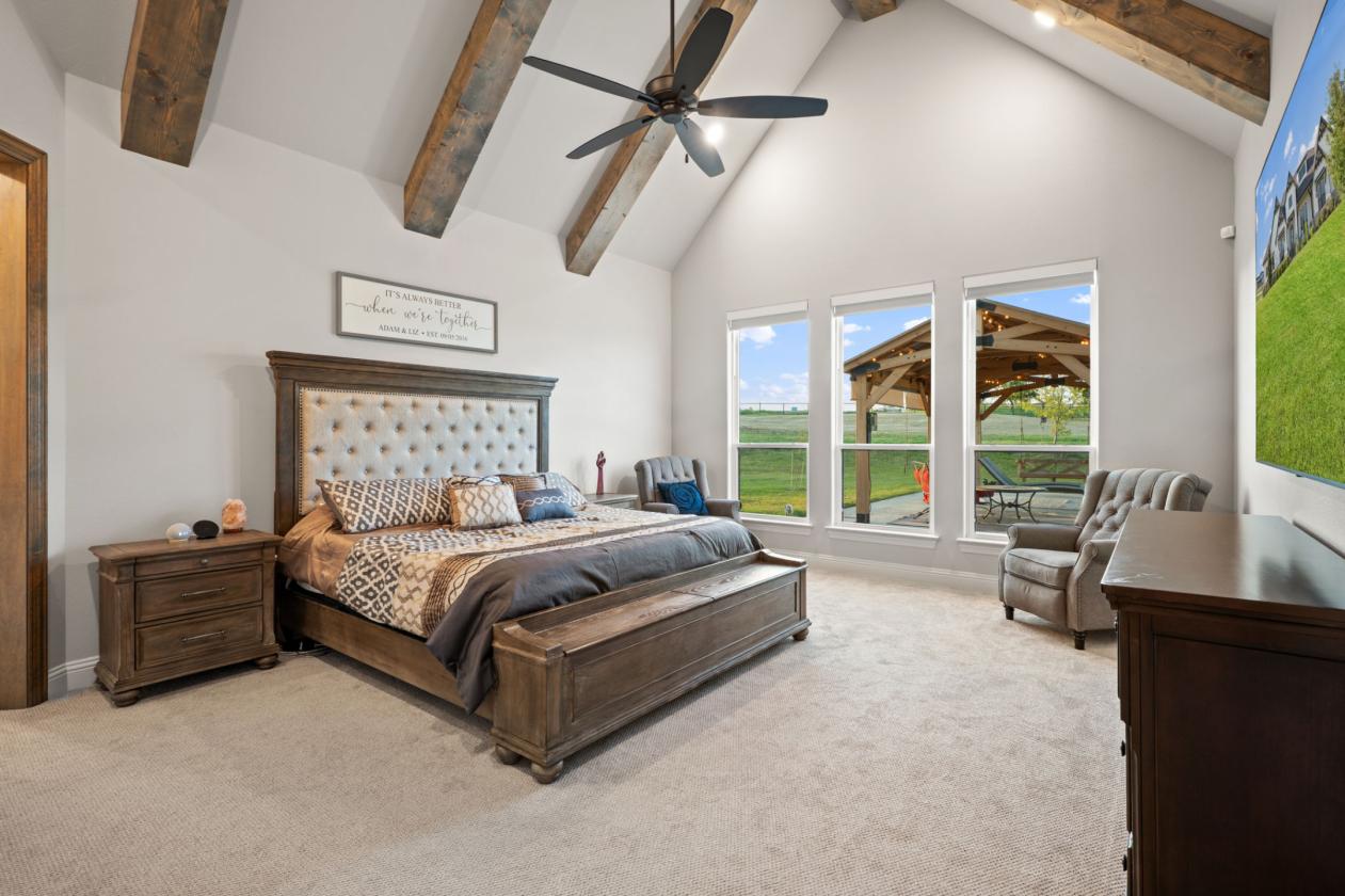 Horses Welcomed | Modern Luxury Farmhouse | 4 Acre - photo 17