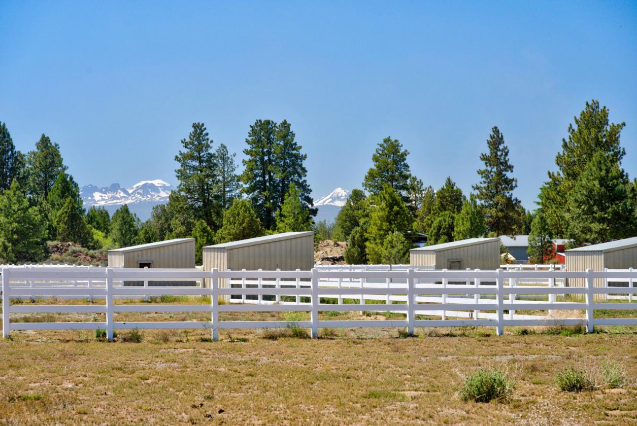 25-Acre Luxury Equestrian Estate in Bend - photo 5