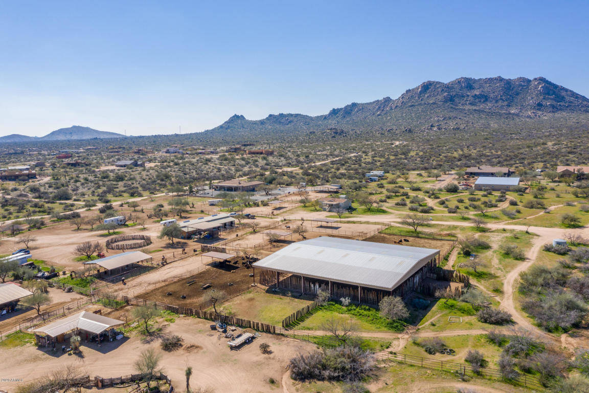17 acre horse facility in North Scottsdale with Covered arena