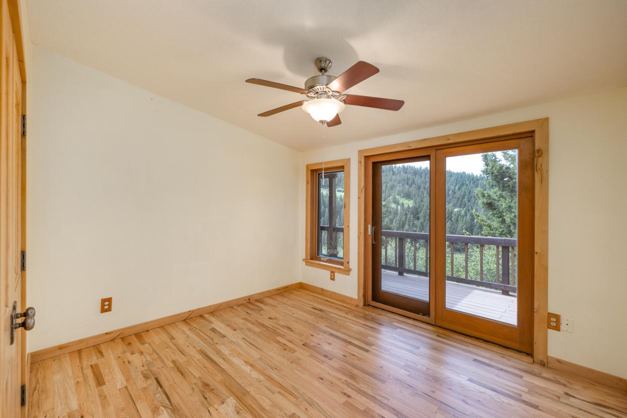 23+ ac, ARENA, 4 stall BARN and SHOP - photo 15