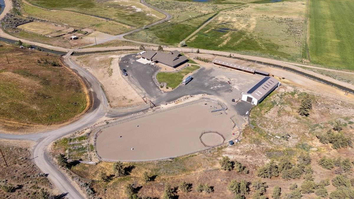 Horse Property for sale.