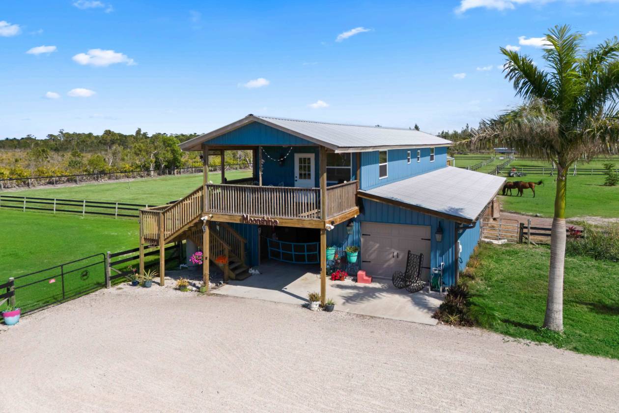 Horse Property for sale.