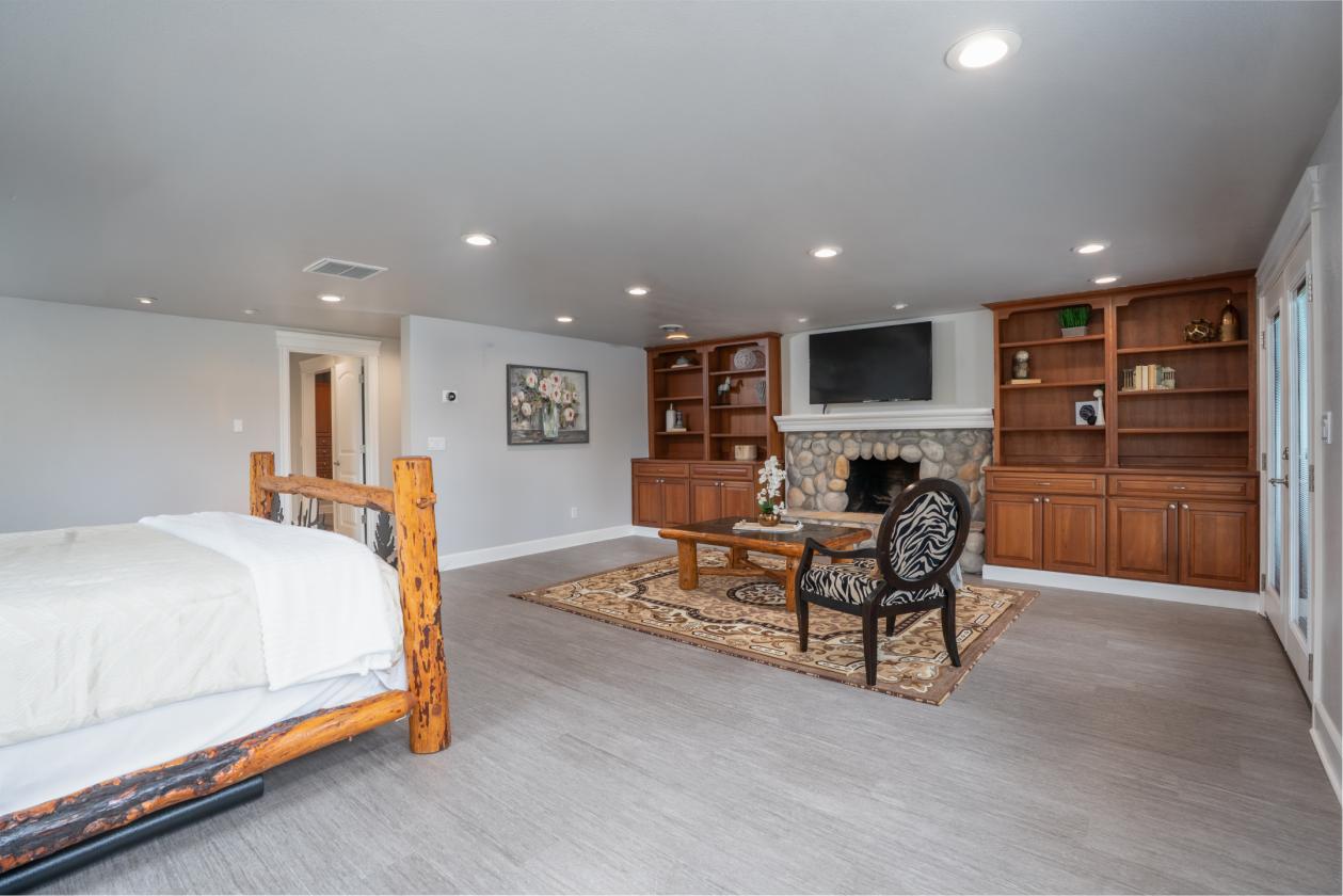 An Exceptional 10-Acre Equestrian Estate - photo 7