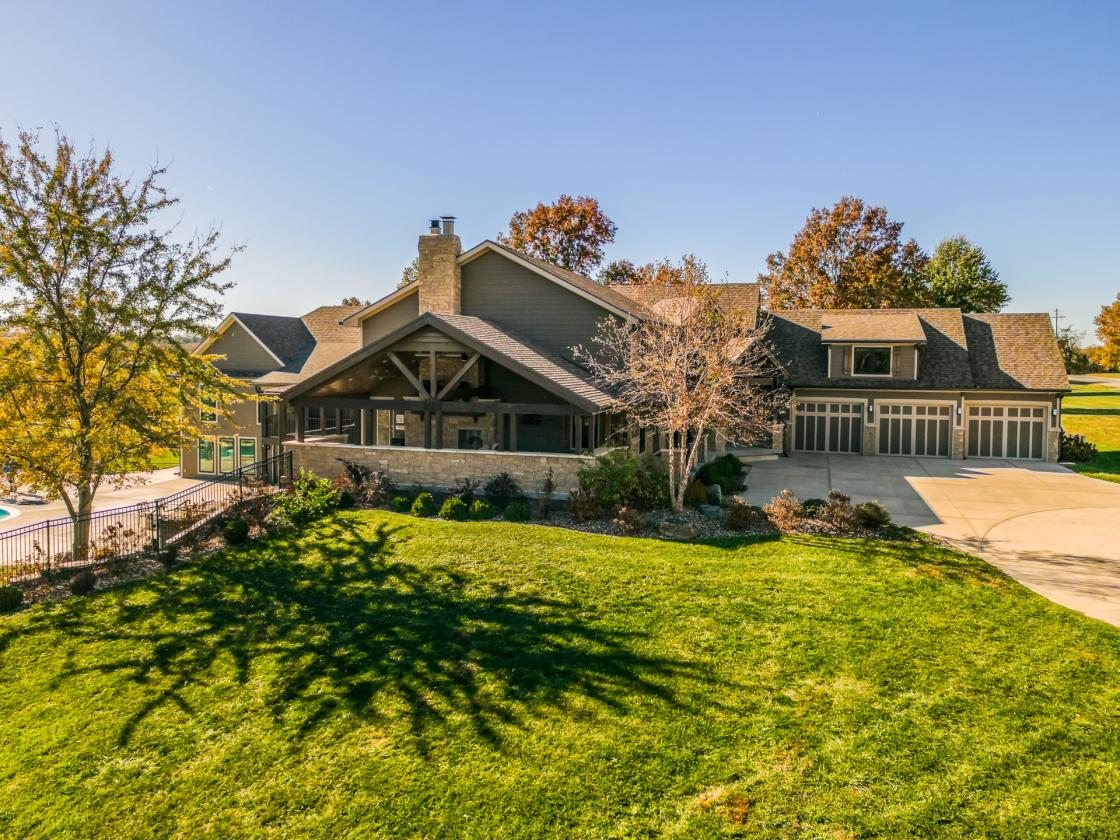 Equestrian Estate, 40+/- acres, Huge Indoor Arena - photo 2