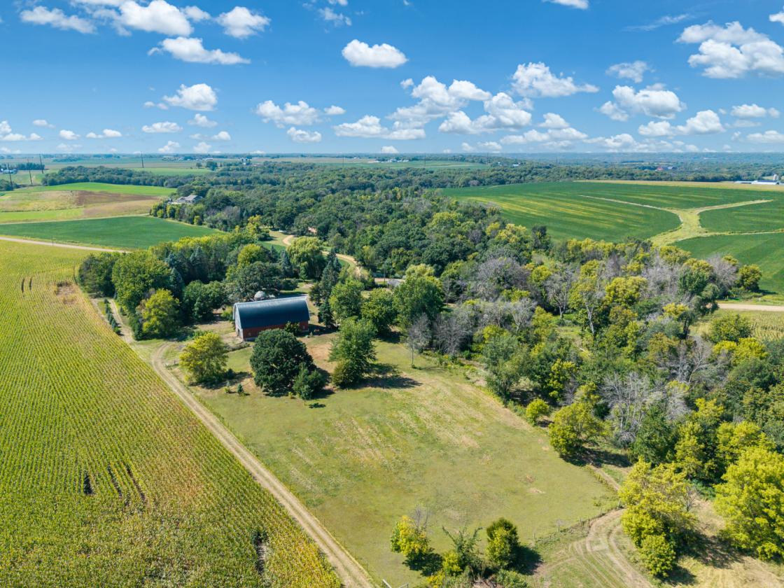 Hobby Farm w/ Horse Barn 20 min SW of Shakopee - photo 4