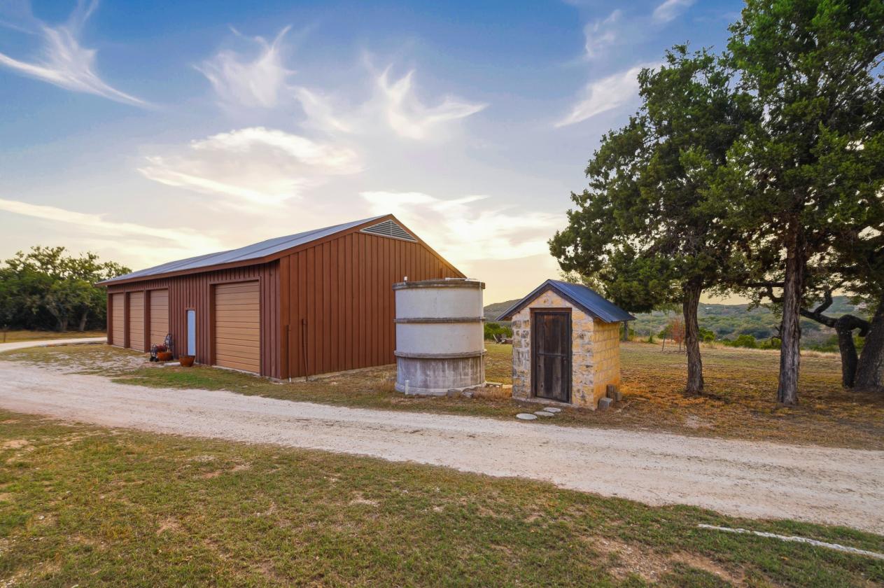 Luxury Equestrian Living on 29+ Acres with Views - photo 12