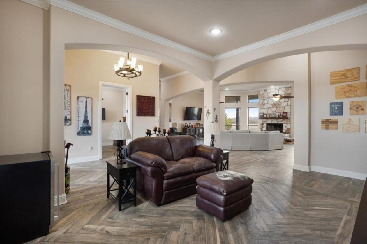 Equestrian Estate on 11 Acres - photo 18