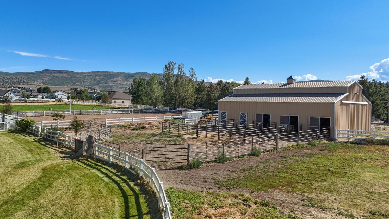 Exceptional 5+ Acre Equestrian Estate with Pool - photo 12