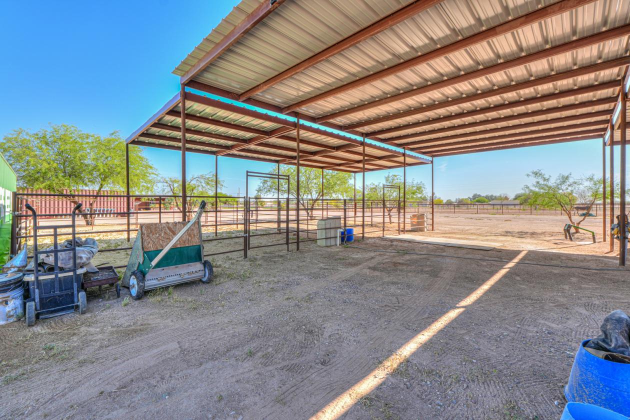 Move in ready horse property - photo 19