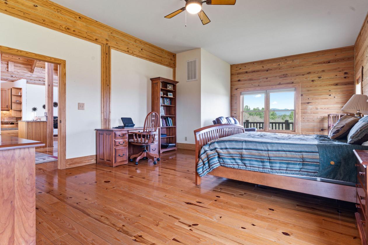 Modern log home and equestrian property with views - photo 20