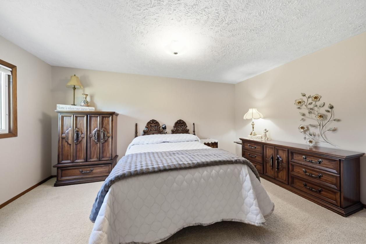 Meticulously Well Maintained Acreage! - photo 19
