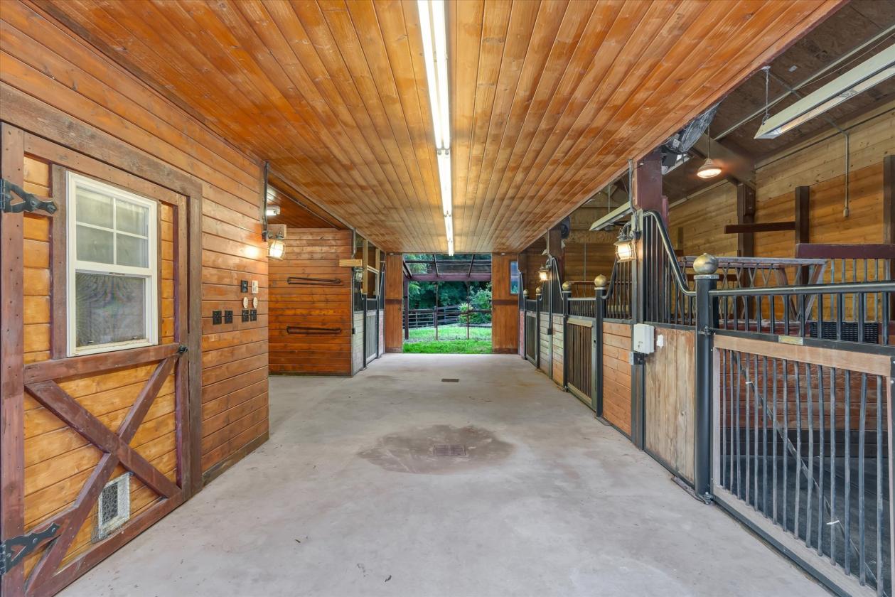One-of-a-kind, GATED, EQUESTRIAN PROPERTY! - photo 10