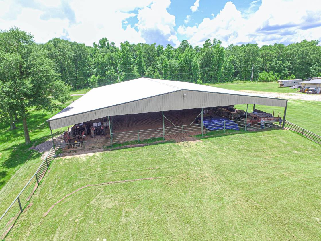 Stunning Home and Equestrian facility - photo 5
