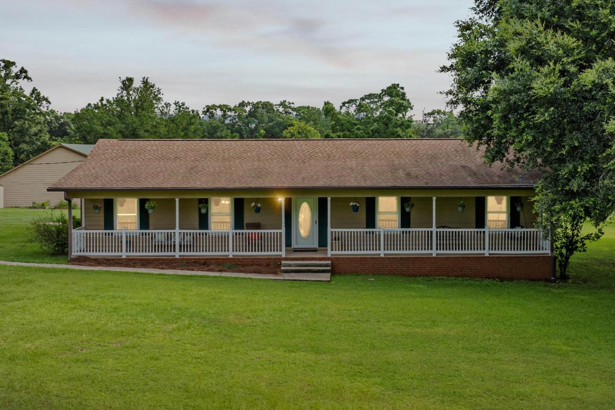 Equestrian Homestead on 18 Scenic Acres - photo 1