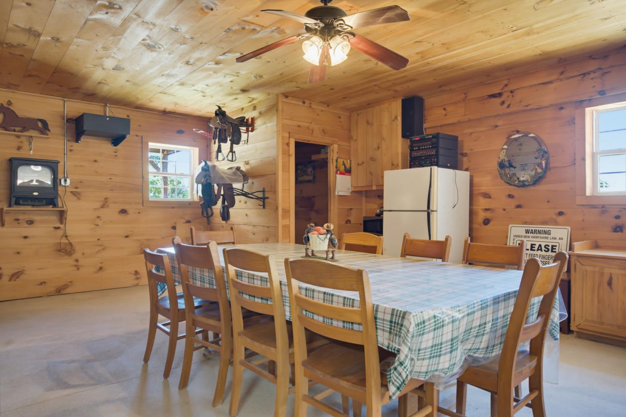 Equestrian Estate with endless possibilities - photo 9